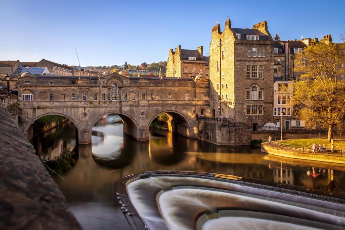 Wifi | Near Major Attractions Apartment Bath Exterior photo